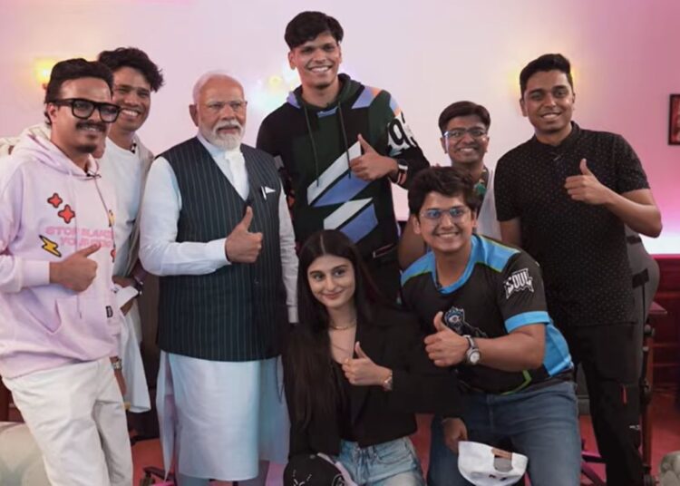 राजनीति में कौन नौसिखिया? गेमर्स के साथ चैट में पीएम का विपक्ष पर हमला