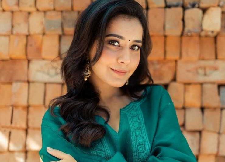 राशि खन्ना ने खरीदा तीसरा घर, गृह प्रवेश की तस्वीरें हुई वायरल