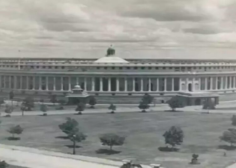 आज ही के दिन शुरू हुआ था संसद का पहला सत्र, जानें 13 मई से जुड़ी खास बातें