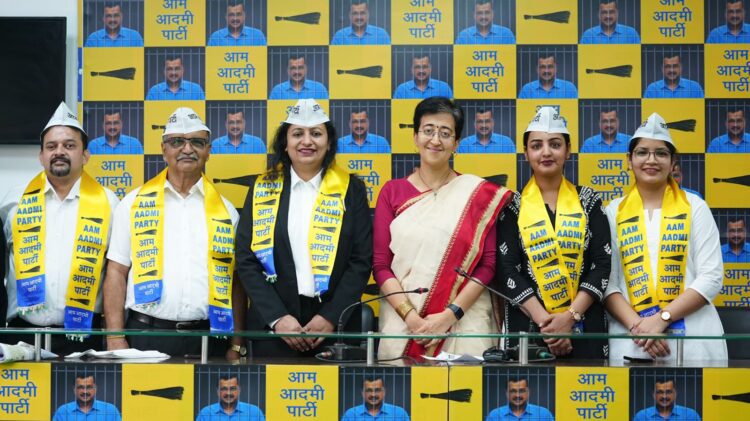 सुप्रीम कोर्ट की वरिष्ठ वकील डॉ.गीता रानी सहित कई अन्य वकील आम आदमी पार्टी में हुए शामिल 1 AAP Join