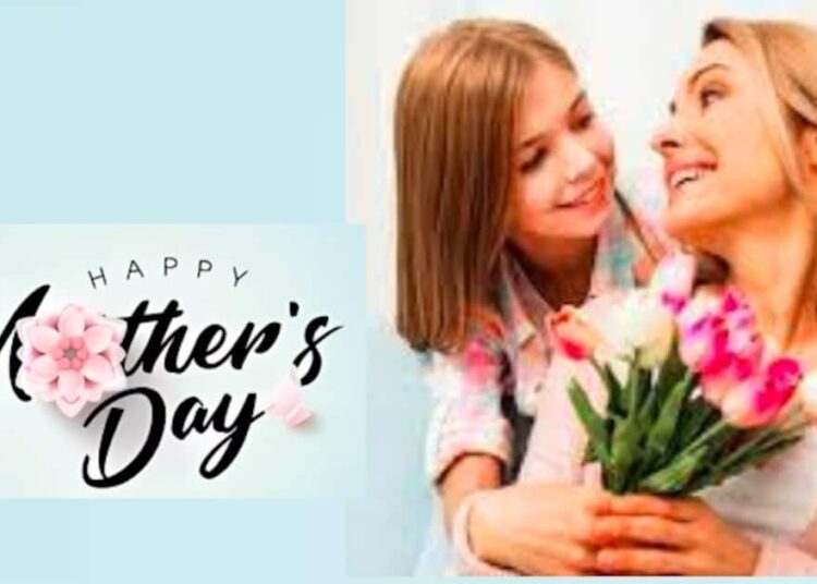 Mothers Day Poem in Hindi 2024: मदर्स डे पर विश करने के लिए मां पर…