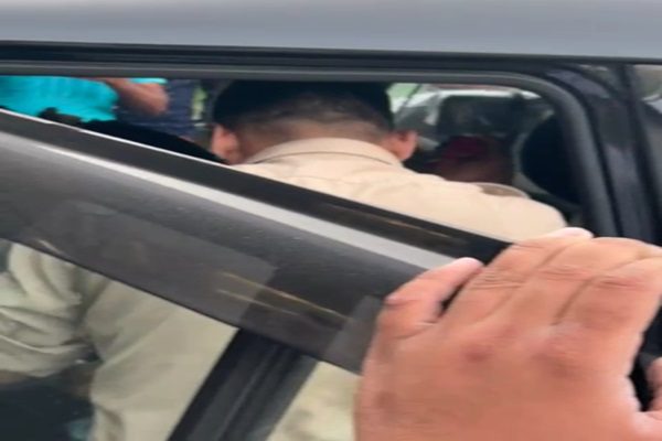 हरियाणा से व्यापारी का अपहरण कर ला रहे बदमाशों की कार का नोएडा में एक्सीडेंट, आरोपी फरार