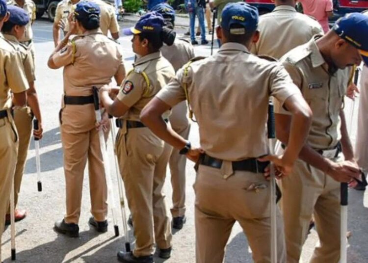 प्रेमिका ने बेवफाई का ऐसे लिया बदला, प्रेमी के बेटे को घर बुलाया, फिर हंसिया लेकर…