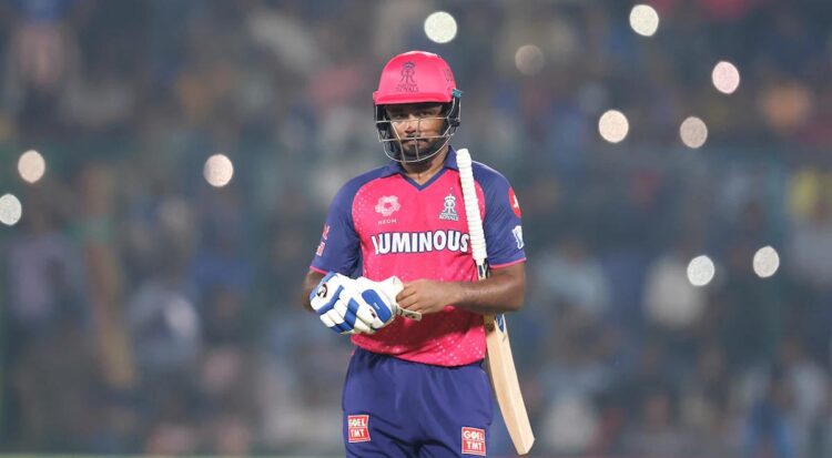 अंपायर से बहस करना सैमसन को पड़ा महंगा, BCCI ने ठोका जुर्माना 1 अंपायर से बहस करना सैमसन को पड़ा महंगा, BCCI ने ठोका जुर्माना