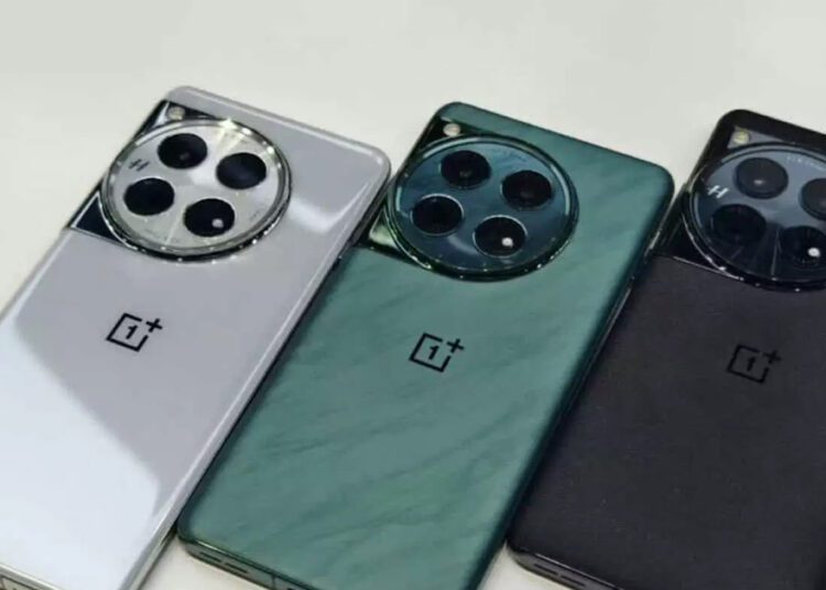 ग्राहकों के लिए खुशखबरी, कंपनी ने One Plus12 को एक नए कलर में किया पेश