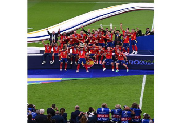 स्पेन के कोच ने कहा, हम जीत के हकदार थे