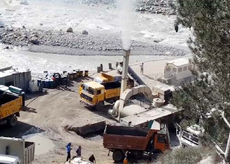 हिमाचल सरकार ने खनन स्थलों को भेजा अंतिम नोटिस,