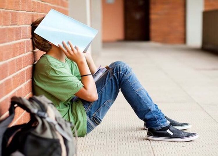 NEET की परीक्षा पास न कर पाने पर नाबालिग लड़के ने छोड़ा घर, तलाश जारी