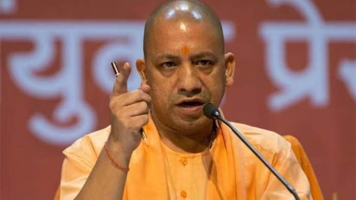 किसी भी दशा में बख्शे न जाएं जमीन कब्जाने वाले : CM Yogi