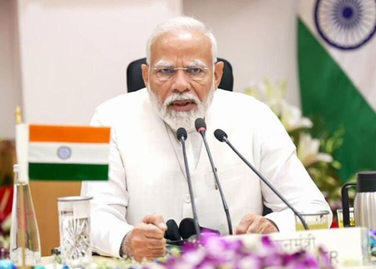 नीति आयोग की मीटिंग जारी, ममता बनर्जी शामिल