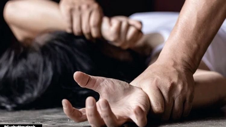 मोबाइल में पोर्न देखने के बाद हैवान बना भाई, पहले नाबालिग से किया दुष्कर्म फिर कर दी हत्या