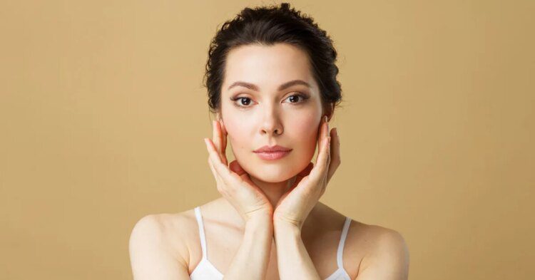 AC में बैठे रहने से स्किन हो जाती है Dry, अपनाएं ये घरेलू उपाय,