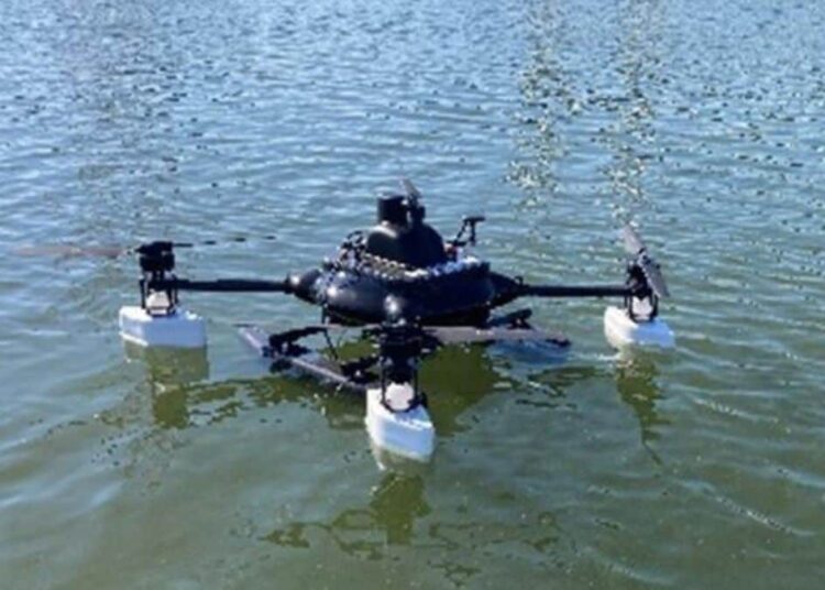 इस देश ने बनाया पानी से टेक-ऑफ, लैंडिंग करने वाला ड्रोन, तैरना भी जानता है!