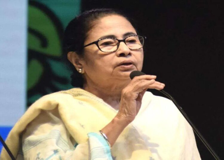 ममता बनर्जी ने आरजी कर की महिला डॉक्टर को समर्पित किया तृणमूल छात्र परिषद स्थापना दिवस