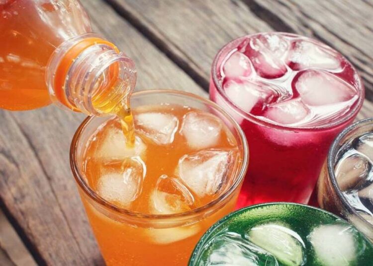 Sweet Drinks पीने के शौकीन रखें इस बातों का ध्यान, नहीं तो हो सकता है किडनी और हृदय रोग होने का खतरा