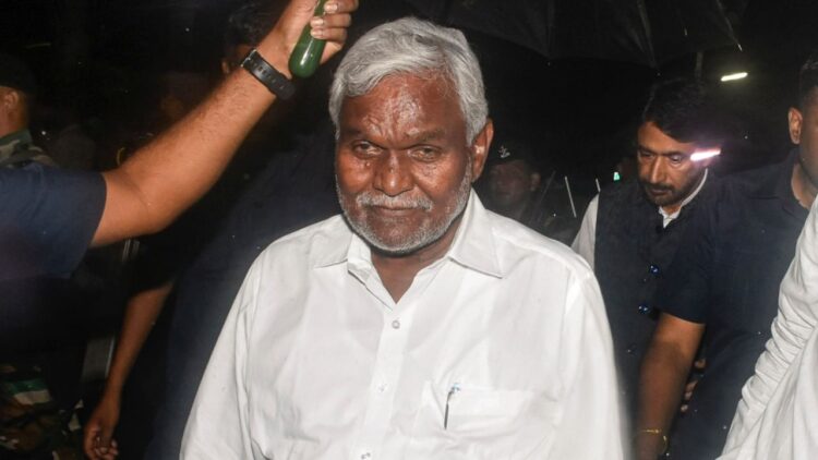 चंपई सोरेन के पीछे लगाए गए थे जासूस, कोलकाता से किए जा रहे थे ट्रेस…