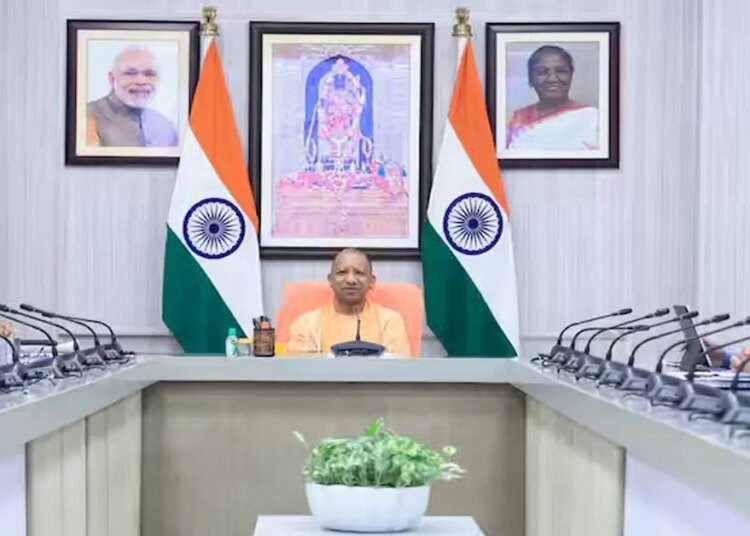 पासपोर्ट कार्यालय की तर्ज पर RTO ऑफिस में भी दें सुविधाएं : मुख्यमंत्री योगी