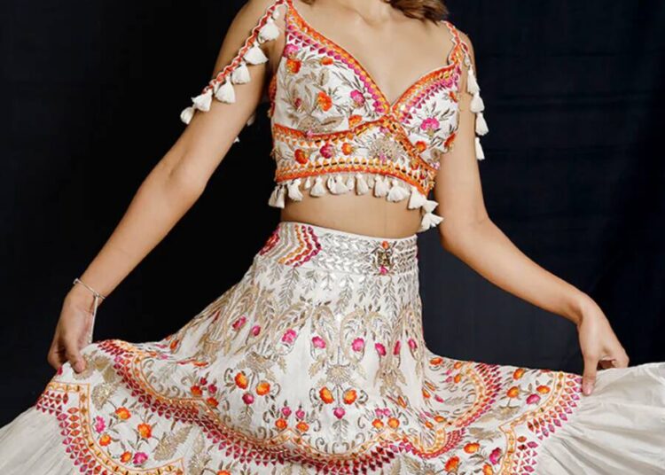 डांडिया रास में जमकर थिरकने के लिए परफेक्ट है ये शॉर्ट लहंगे डिजाइंस