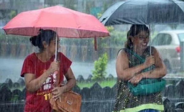 मध्य प्रदेश में इन दिनों विभिन्न स्थानों पर बारिश हो रही है।