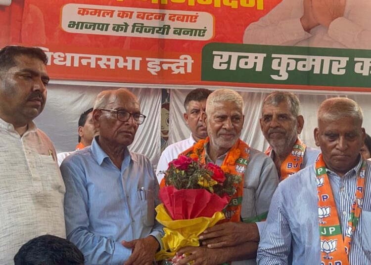 आम आदमी पार्टी को बड़ा झटका,सैंकड़ों कार्यकर्ता भाजपा में हुए शामिल