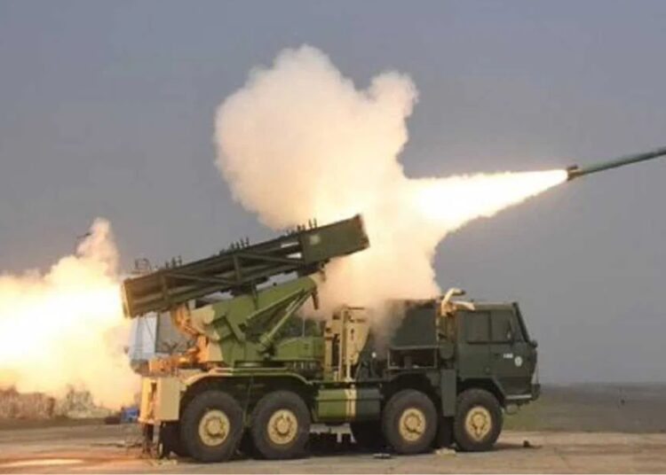 भारतीय सेना रॉकेट और मिसाइल कर रही तैयार