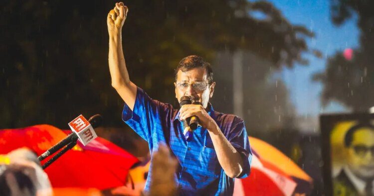 156 दिन बाद तिहाड़ जेल से बाहर आए अरविंद केजरीवाल 1 156 दिन बाद तिहाड़ जेल से बाहर आए अरविंद केजरीवाल