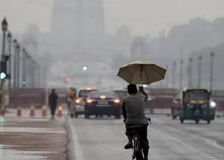 दिल्ली-NCR में अगले 2 दिनों तक हल्की बारिश की संभावना: IMD ने दी जानकारी