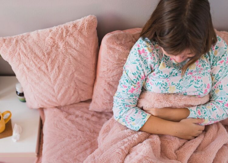 कुछ लड़कियों में कम उम्र में ही क्यों शुरू हो जाते हैं पीरियड्स, जानें एक्सपर्ट्स से इसकी वजहें