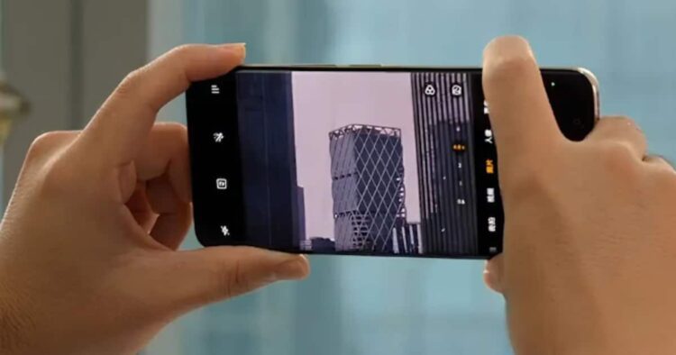 Realme भी ला रहा है iPhone जैसा कैमरा बटन, वीडियो वायरल 1 Realme भी ला रहा है iPhone जैसा कैमरा बटन, वीडियो वायरल