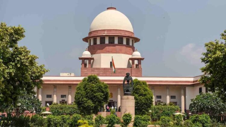 Waqf Act 2025 पर घमासान! विरोध के बीच लागू हुआ कानून, अब Supreme Court में आर-पार की लड़ाई 1 supreme-court