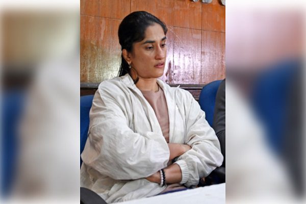 विनेश फोगाट ने छोड़ी सरकारी नौकरी, रेलवे से दिया इस्तीफा 1 विनेश फोगाट ने छोड़ी सरकारी नौकरी, रेलवे से दिया इस्तीफा