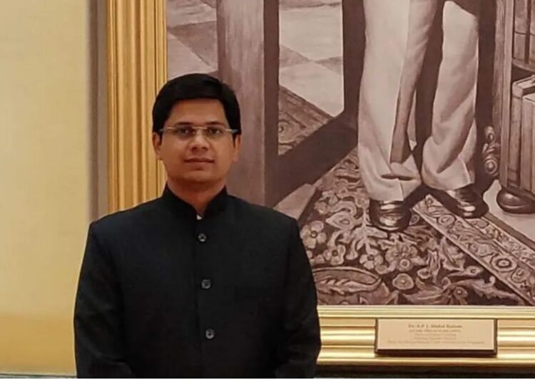 Success Story:  Civil Service Exam की तैयारी के दौरान अपने डर को कैसे निकालें? Pratham Kaushik ने बताए जरुरी टिप्स