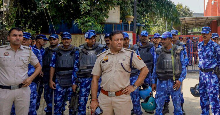 Delhi Police के निषेधाज्ञा आदेश को चुनौती देने वाली याचिका सुप्रीम कोर्ट में दायर