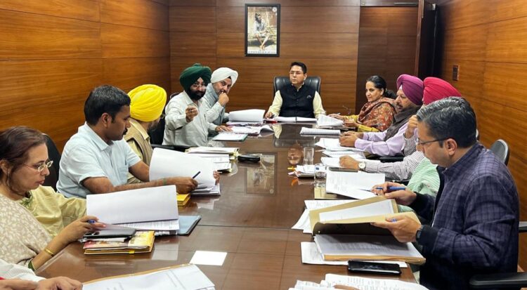 पंजाब सरकार ने सरहदी जिले पठानकोट में सी-पाइट कैंप को दी मंजूरी, स्थापना हेतु 5.5 एकड़ भूमि चिन्हित 1 Aman Arora Meeting