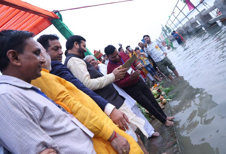 छठ महापर्व हमें प्रकृति से प्रेम,