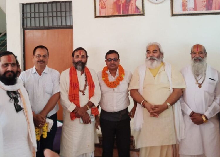 प्रयागराज महाकुंभ: अखाड़ों में तकरार…अब तीसरी परिषद की एंट्री, कौन संभालेगा कमान?