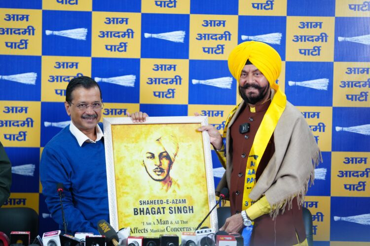 भाजपा को फिर एक झटका, एंबुलेंस मैन पद्मश्री आम आदमी पार्टी में शामिल 1 AAP join