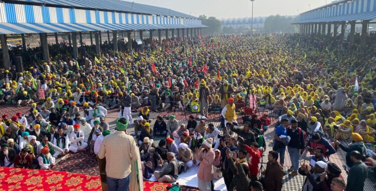 "महापंचायत में गरजे किसान, मोदी सरकार को दी कड़ी चेतावनी!" 1 Farmers