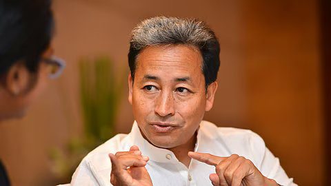 Ladakh DGP ने Sonam Wangchuk पर लगाए गंभीर आरोप, 'पाकिस्तान कनेक्शन' 1 Sonam Wangchuk