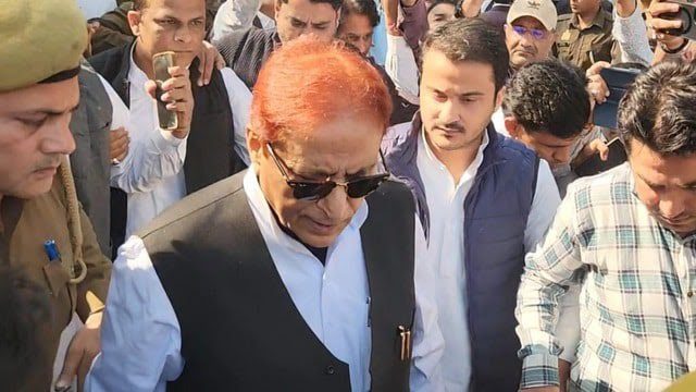 Azam Khan: दो PAN Card मामले में आजम खान और अब्दुल्ला को 7-7 साल की सजा 3 Azam Khan
