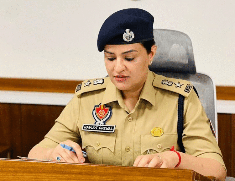 IPS Ravjot Grewal को मिली Clean Chit, ADGP ने इलेक्शन कमीशन को सौंपी रिपोर्ट 1 IPS Ravjot Kaur Grewal