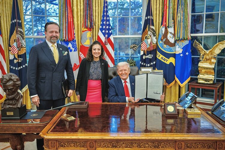 ट्रंप का 'हंटर': मुस्लिम ब्रदरहुड होगा आतंकवादी घोषित? राहुल गांधी से भी जुड़ा कनेक्शन! 1 Muslim Brotherhood Terrorist Designation