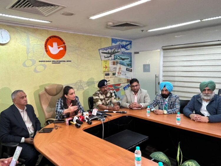 इंडिगो संकट से फंसे यात्रियों के लिए मान सरकार का मेगा प्लान 1 Indigo Flight Delayed