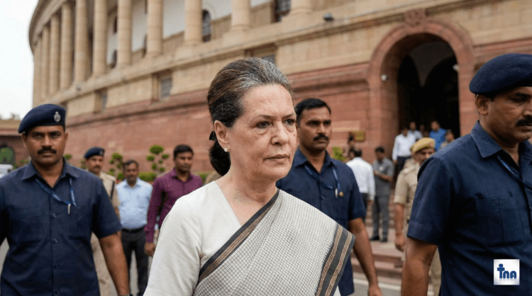 Sonia Gandhi Voter ID Case: कोर्ट का बड़ा नोटिस, मुश्किल में फंसीं सोनिया 1 Sonia Gandhi Voter ID Case