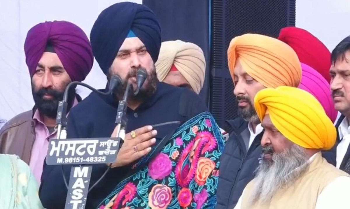 Punjab Election 2022; Navjot Singh Sidhu Says Woman Will Get Rs 2000 And Free Cylinders