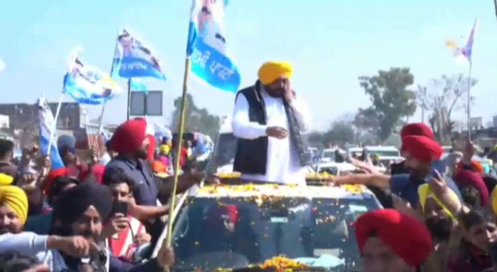 Bhagwant Mann News; Punjab Aam Aadmi Party CM Candidate Stoned In Amritsar