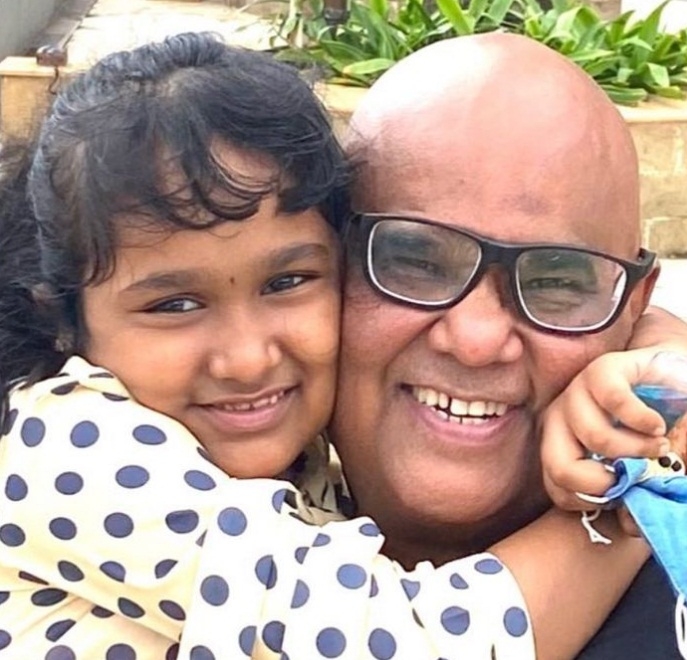 Satish Kaushik's 10-year-old daughter shares picture with him