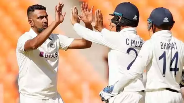 चौथा टेस्ट : दूसरे दिन ऑस्ट्रेलिया के 480 के जवाब में भारत का स्कोर 36/0, रोहित और गिल नाबाद लौटे
