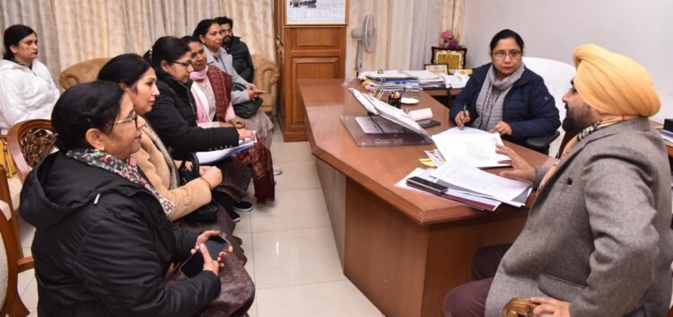 सामाजिक सुरक्षा, महिला एवं बाल विकास मंत्री ने आल पंजाब सुपरवाइजर्स एसोसिएशन के साथ मांगो संबंधी बैठक की 1 सामाजिक सुरक्षा