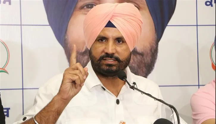 Punjab Congress Crisis: राजा वड़िंग के गढ़ में 'Go Back Baghel' के पोस्टर, पार्टी में खुली गुधड़ेबंदी 9 amarinder singh raja